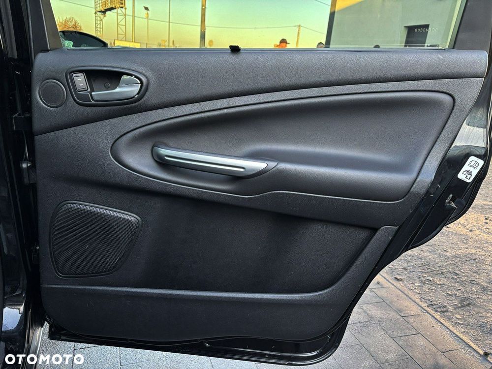 Ford S-Max 2.0 TDCi DPF Titanium X - 19