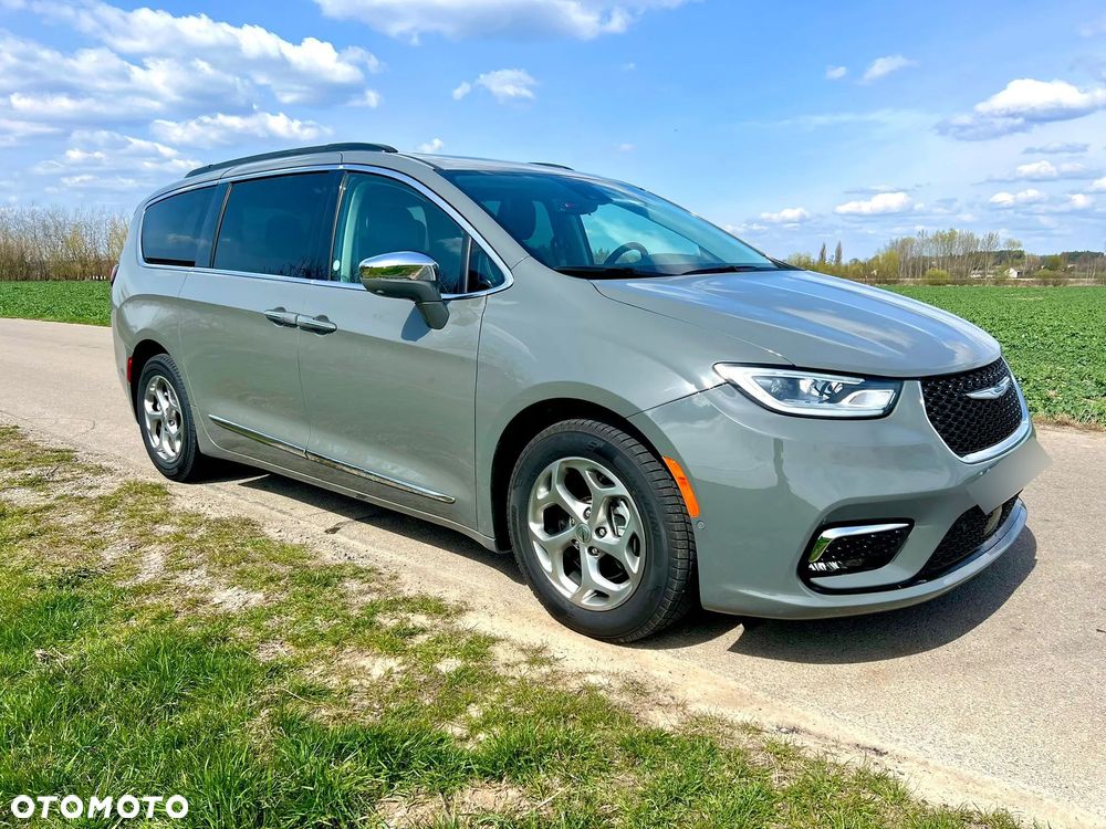 Chrysler Pacifica - 4