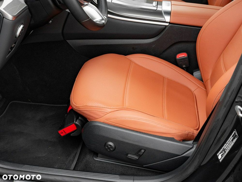 Mercedes-Benz GLC - 13