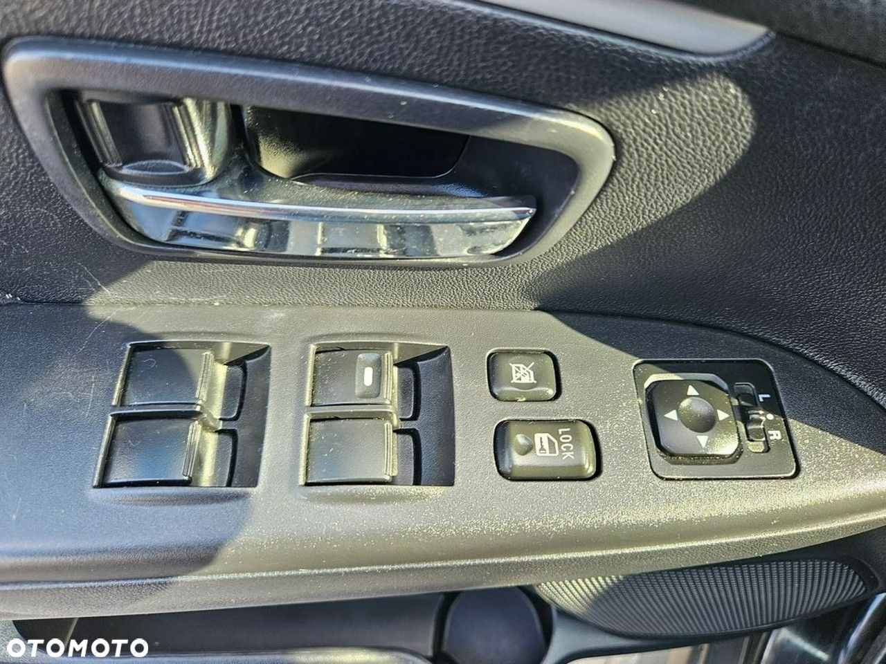 Mitsubishi ASX - 8