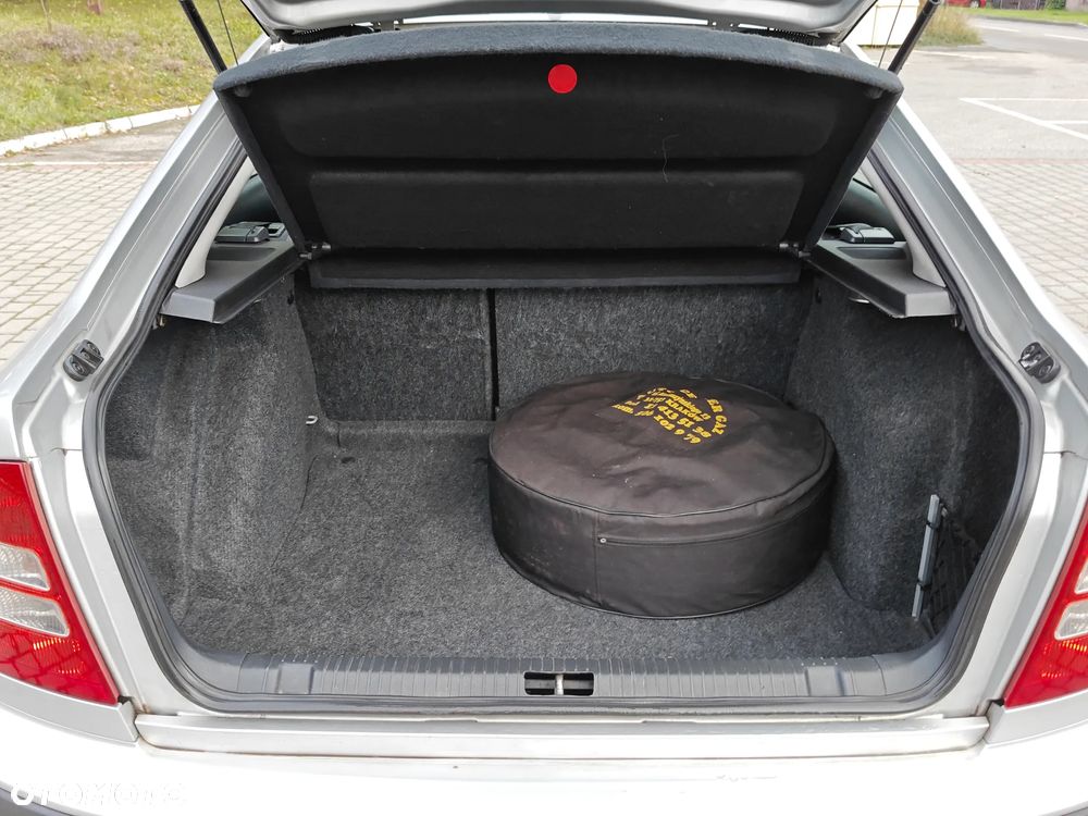 Skoda Octavia 2.0 Ambiente - 17