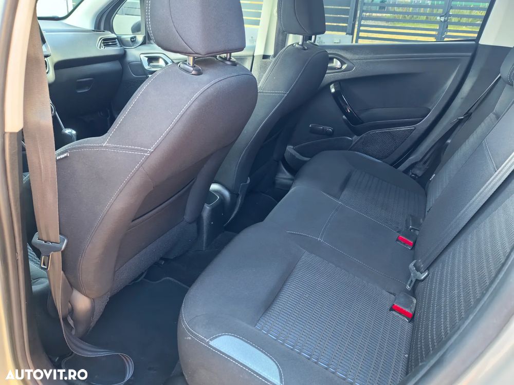Peugeot 208 1.4 HDi FAP STT Active - 5