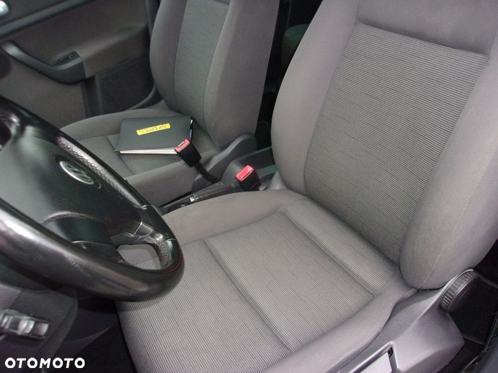 Volkswagen Golf Plus - 15