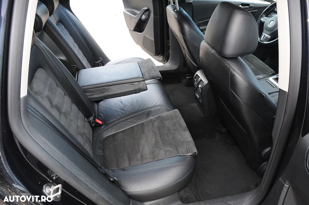 Volkswagen Passat Variant 2.0 TDI Blue TDI Highline - 8