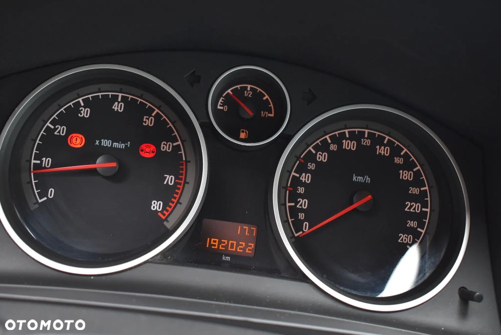 Opel Zafira 1.8 Sport - 26