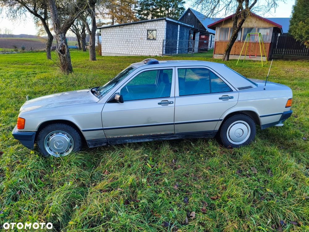 Mercedes-Benz W201 (190) - 5