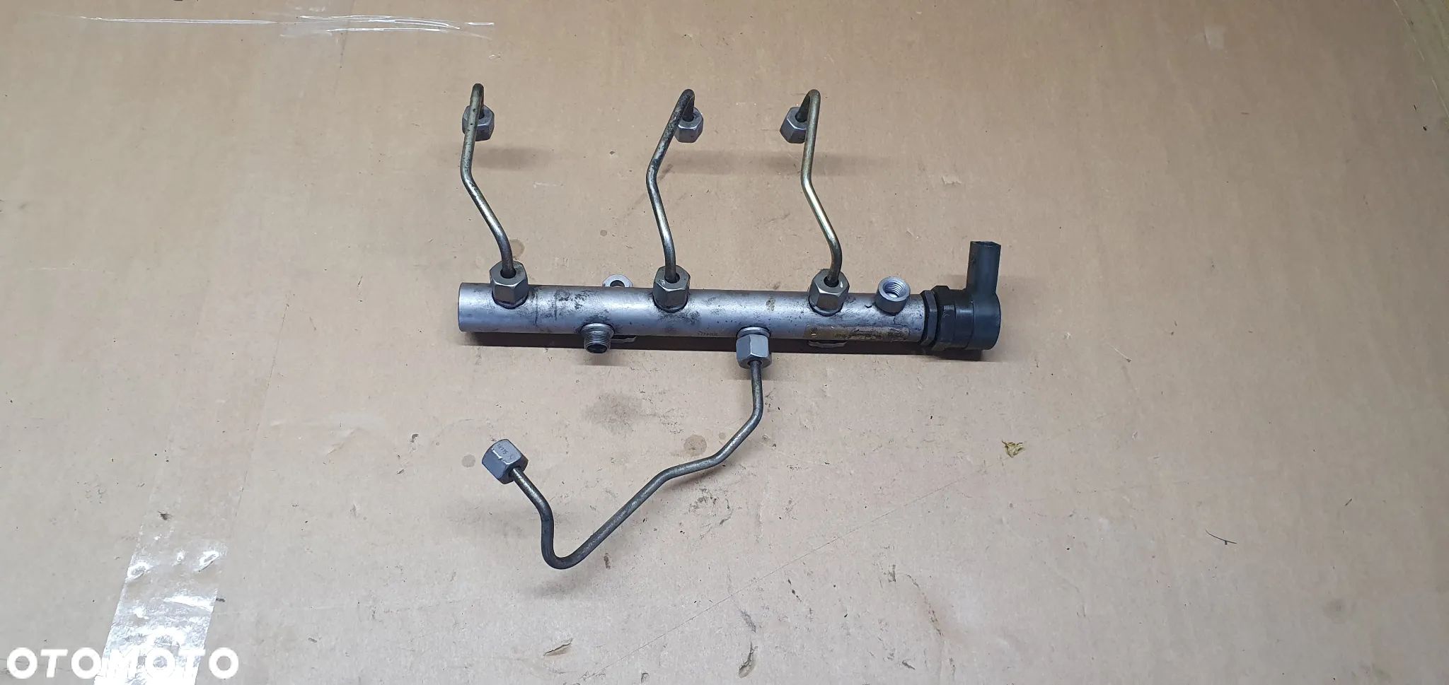 Listwa wtryskowa rurki czujnik VW Touareg 3.0 TDI 057130764C - 1