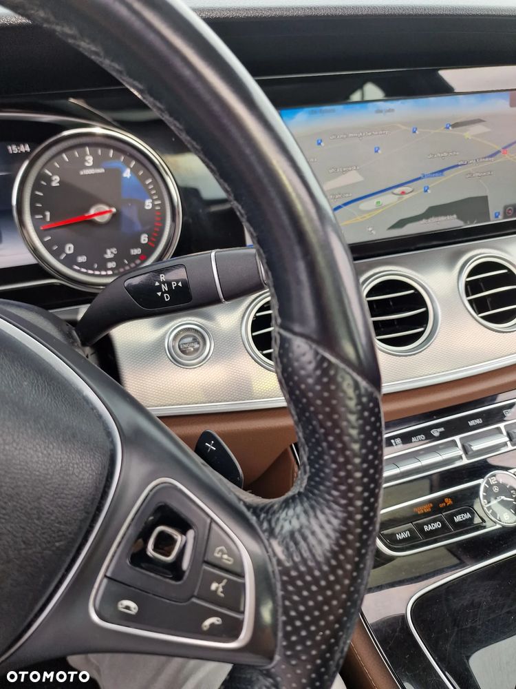 Mercedes-Benz Klasa E 220 d 4-Matic Business Edition 9G-TRONIC - 37
