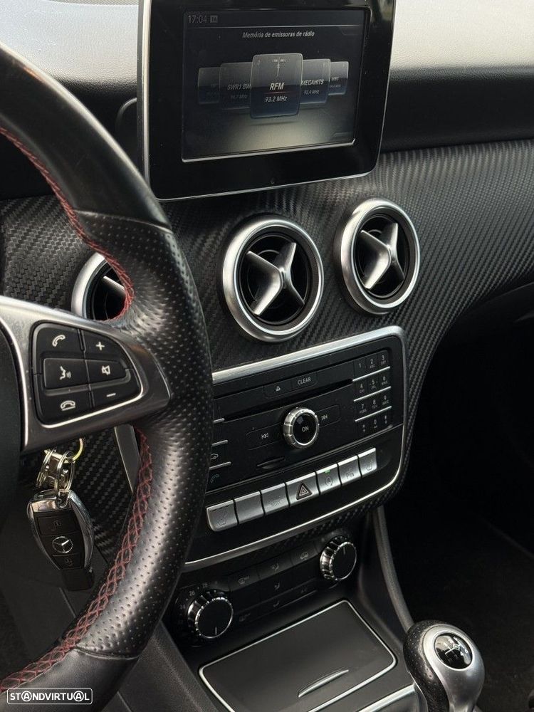 Mercedes-Benz A 180 d AMG Line - 17