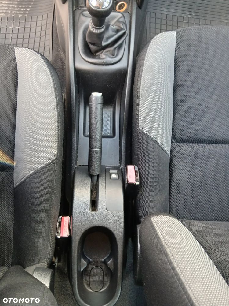 Peugeot 207 1.4 16V Trendy - 17