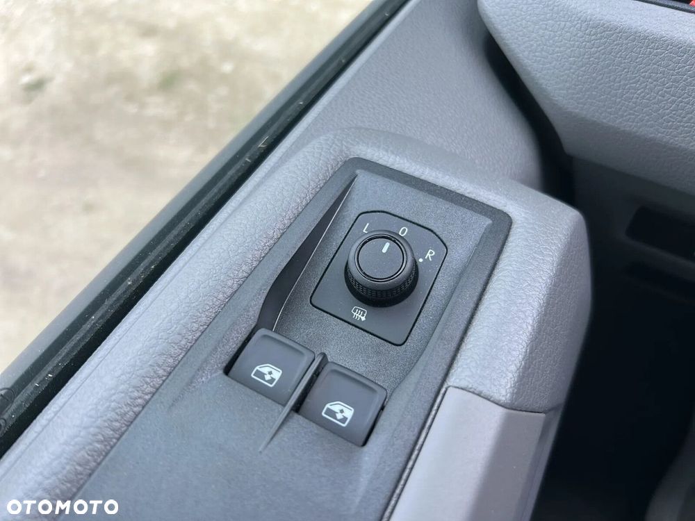 Volkswagen Crafter KONTENER+WINDA/AUTOMAT/35 Podwozie z pojedynczą kabiną 2,0 l 163 KM manual r. o.: 4490 mm - 27