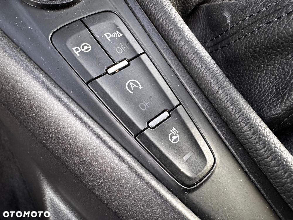 Ford Focus 1.0 EcoBoost Gold X (Edition) - 36