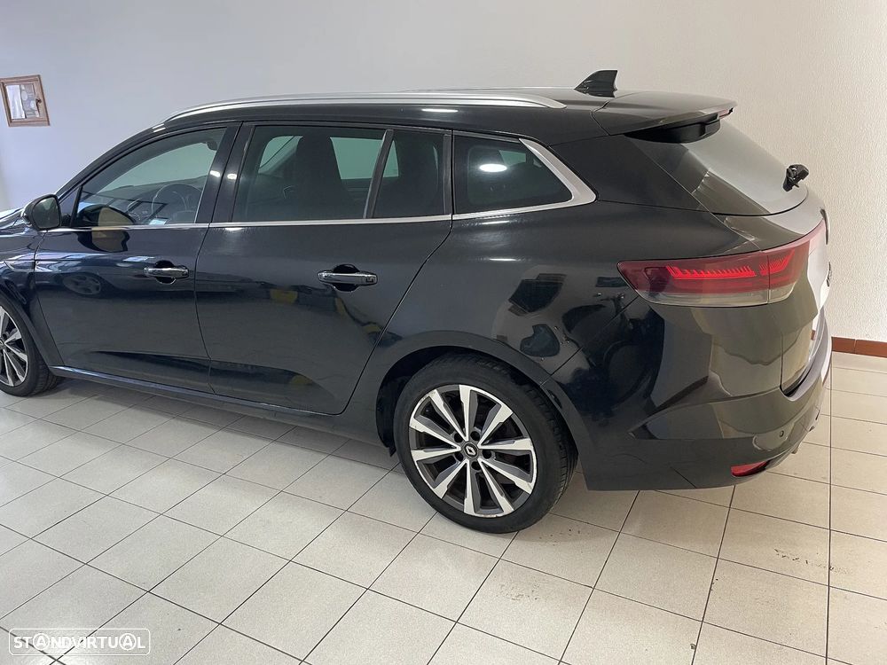 Renault Mégane Sport Tourer ver-1-5-blue-dci-r-s-line - 4