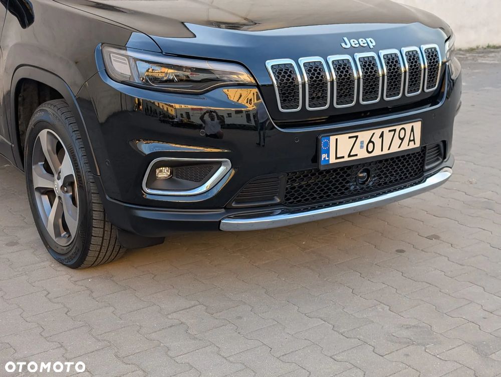 Jeep Cherokee - 38