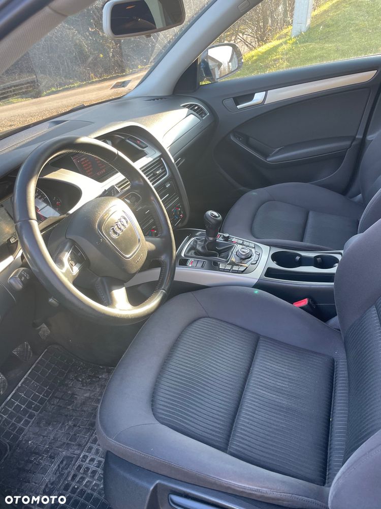 Audi A4 Avant 2.0 TDI - 8