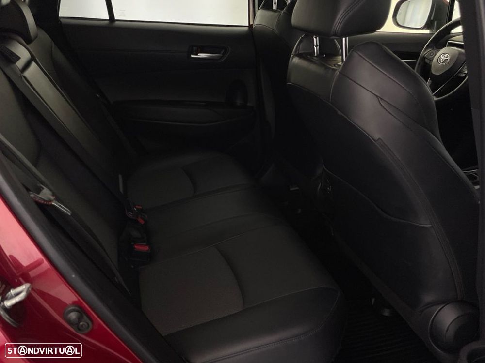 Toyota Corolla Cross 1.8 Hybrid Luxury - 23