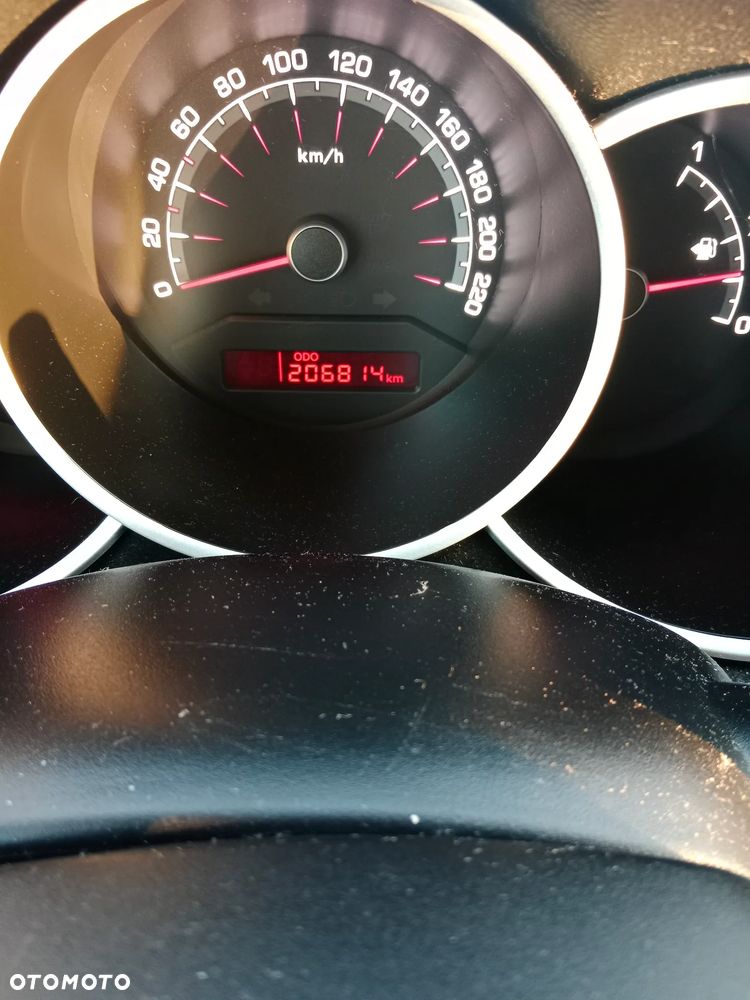 Kia Venga - 4