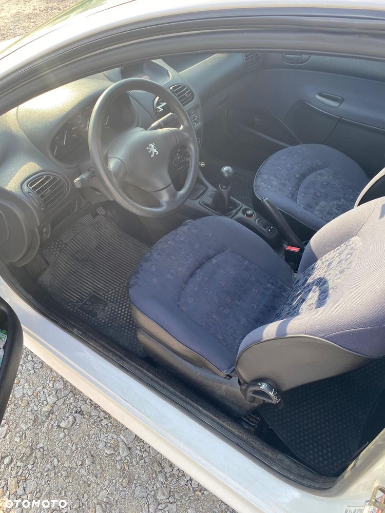 Peugeot 206 - 24