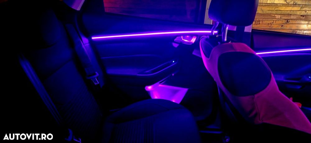 Ford Focus 2.0 TDCI Powershift Titanium - 33