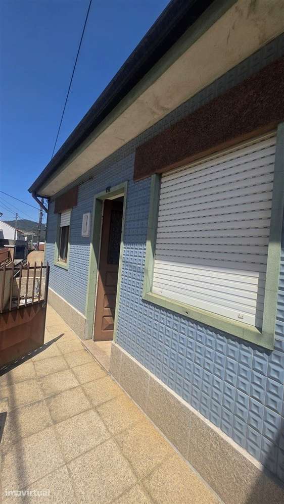 Moradia T2 + T2, em São Pedro da Cova, Gondomar - Oportunidade de Inve - Grande imagem: 2/24
