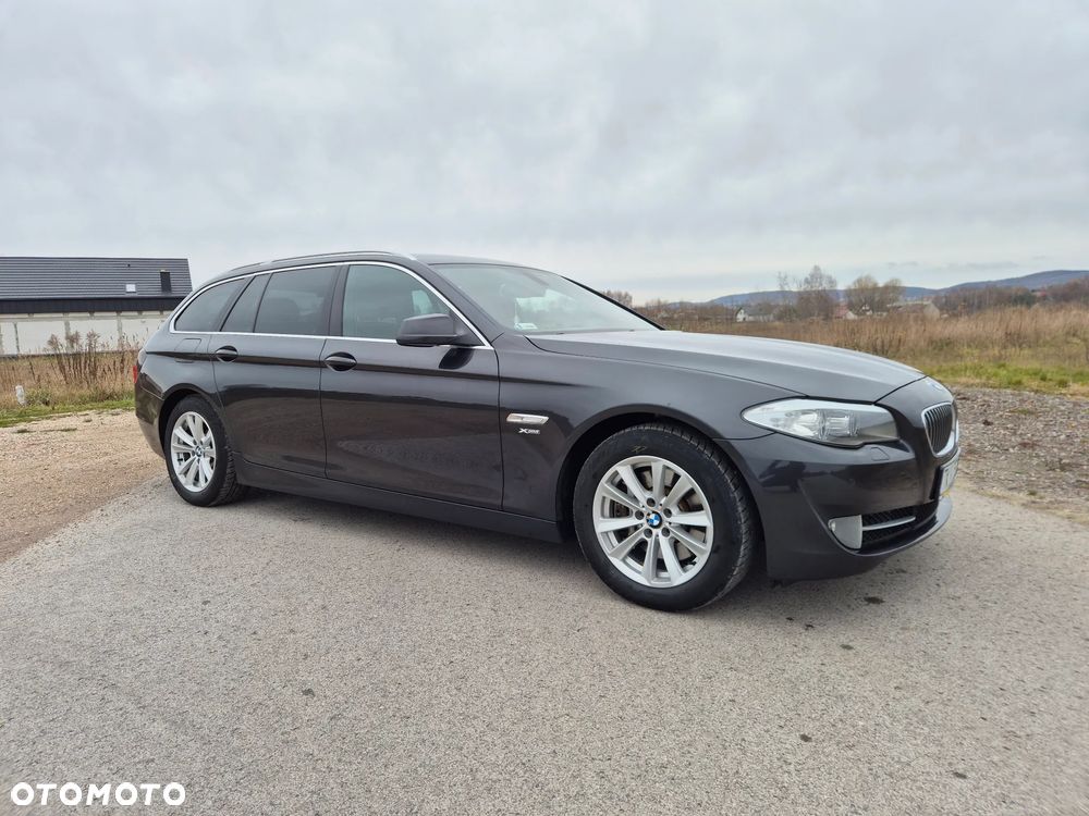 BMW Seria 5 525d xDrive - 12