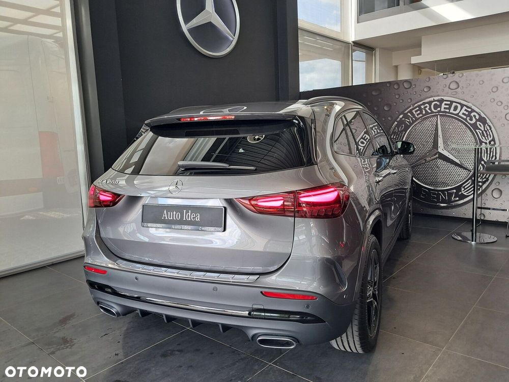 Mercedes-Benz GLA - 24