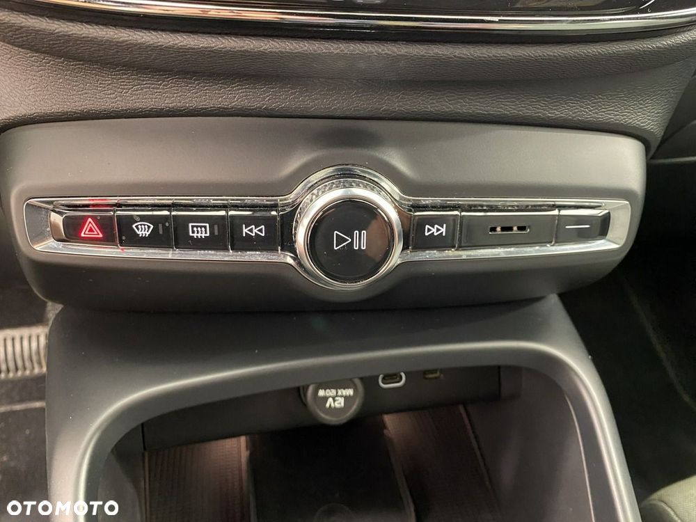 Volvo XC 40 - 22