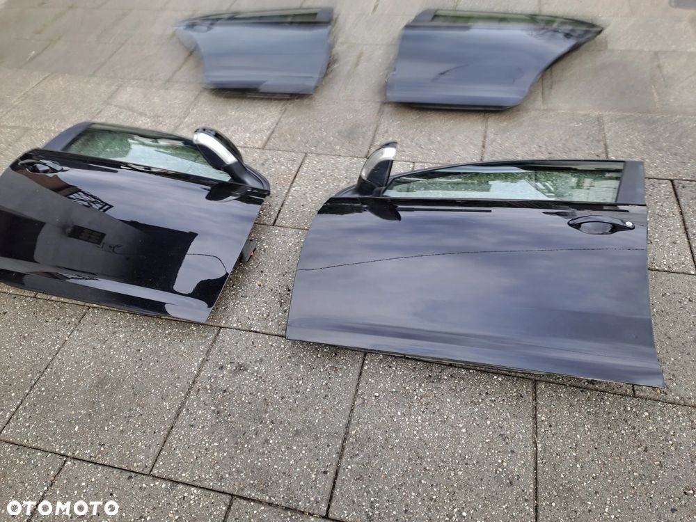 Volkswagen Jetta III 1K2 A5 2005-2010r. drzwi kompletne kod lakieru LC9X