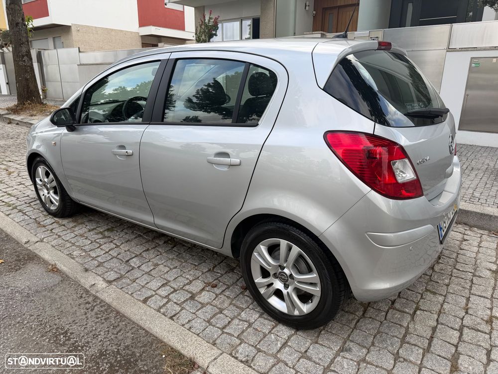 Opel Corsa 1.3 CDTi Cosmo - 2