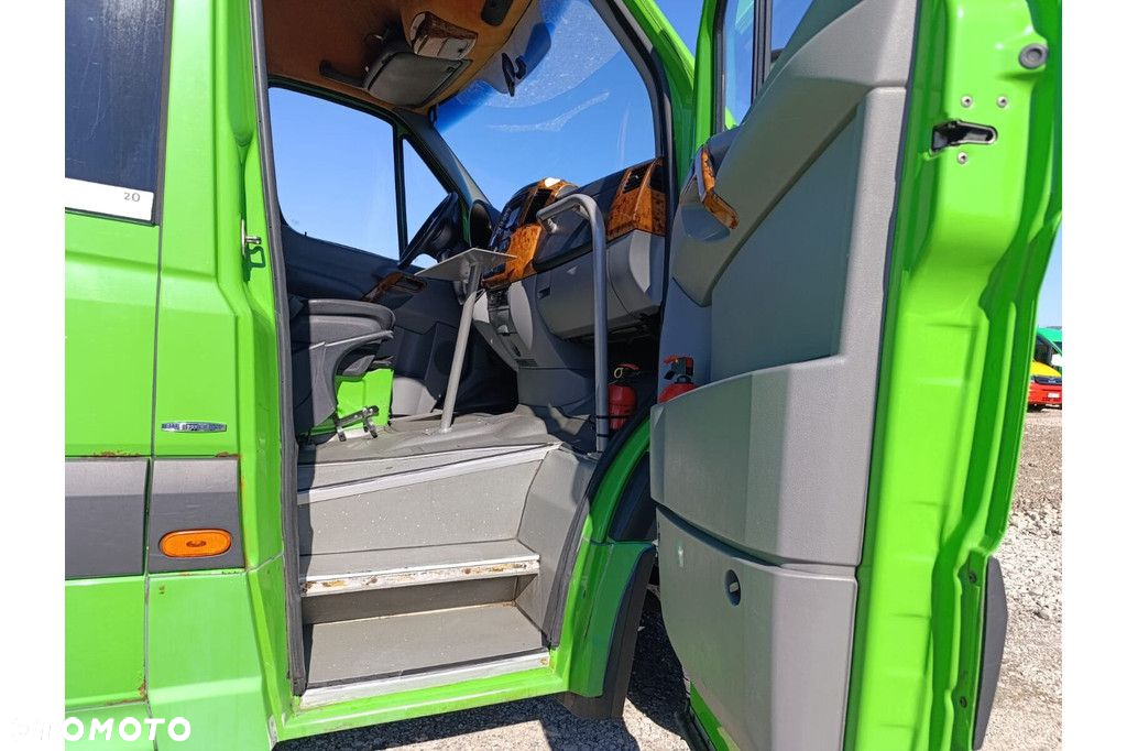 Mercedes-Benz Sprinter 516 - 12