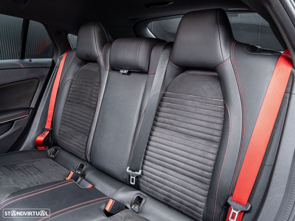 Mercedes-Benz CLA 45 AMG - 28