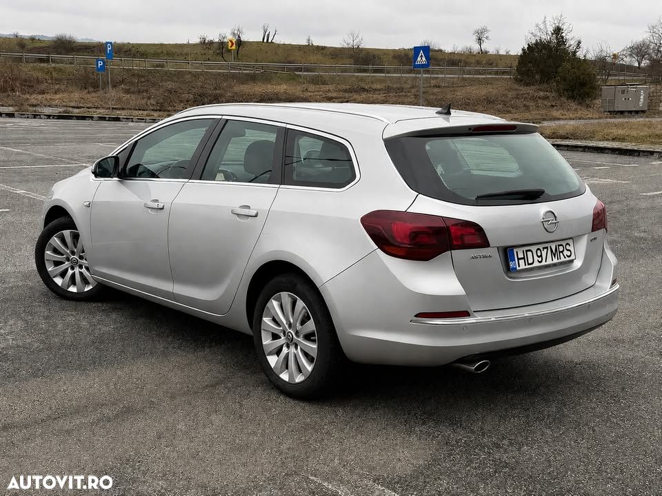 Opel Astra 2.0 CDTI DPF SportsTourer Edition - 4