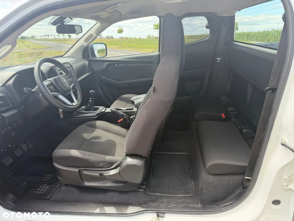 Isuzu D-Max - 10