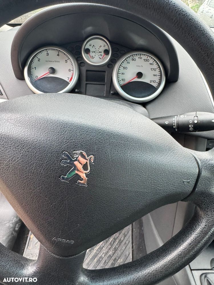 Peugeot 207 1.4E Urban - 10