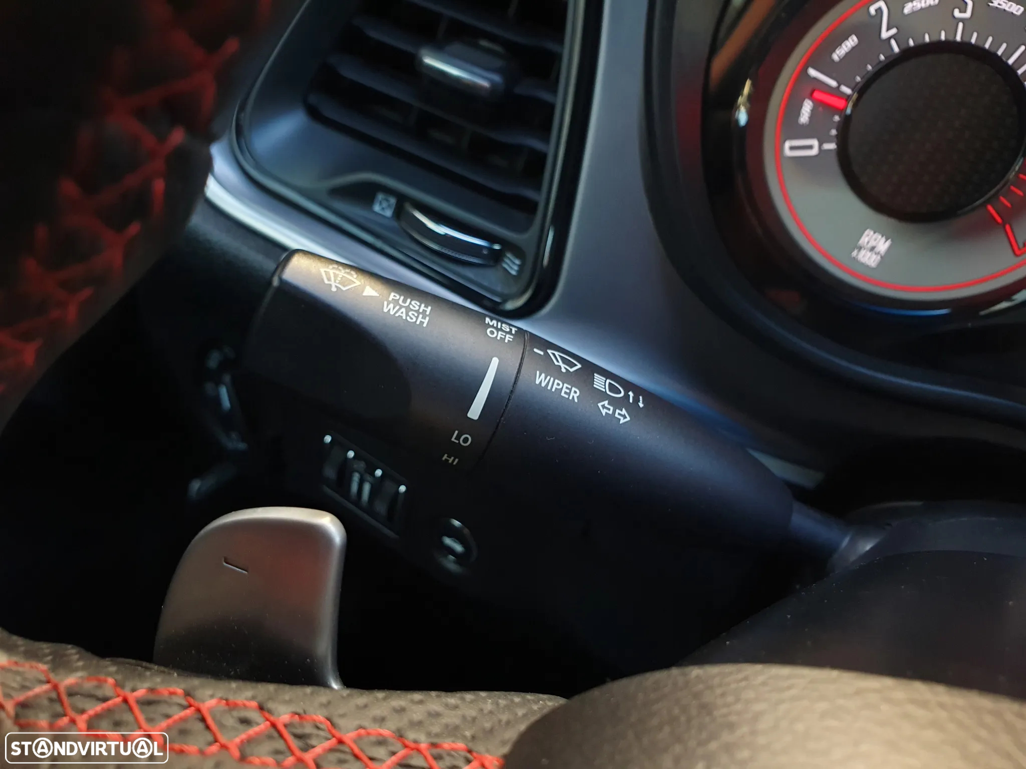 Dodge Challenger Auto R/T Plus Shaker - 12