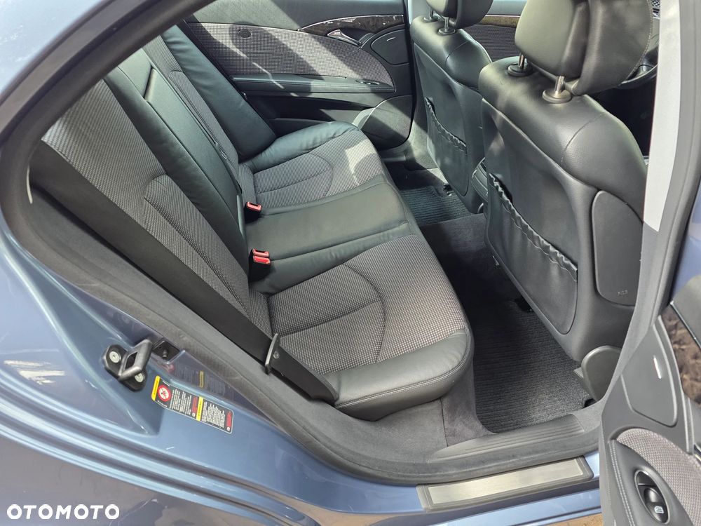 Mercedes-Benz Klasa E 280 4Matic Automatik Avantgarde - 27