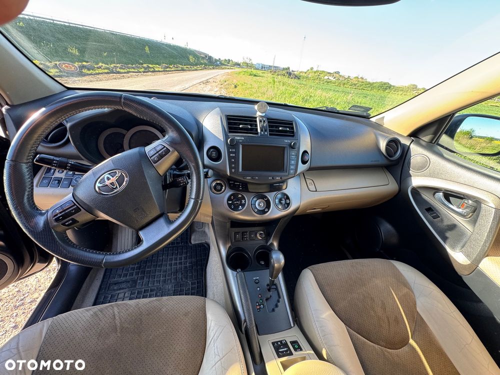 Toyota RAV4 - 14