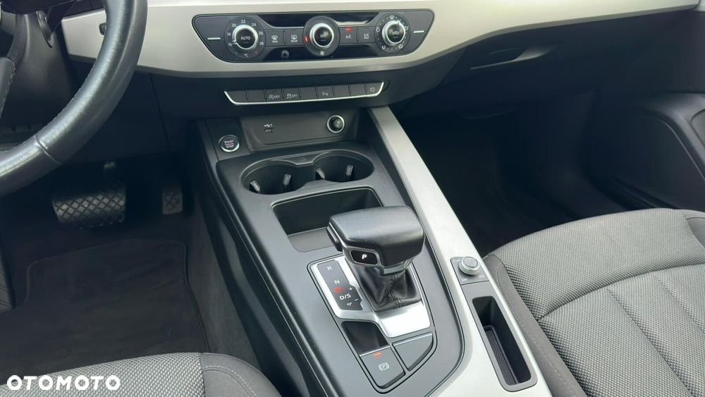 Audi A4 Limousine - 16