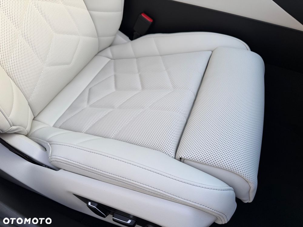 BMW Seria 5 520i mHEV - 21