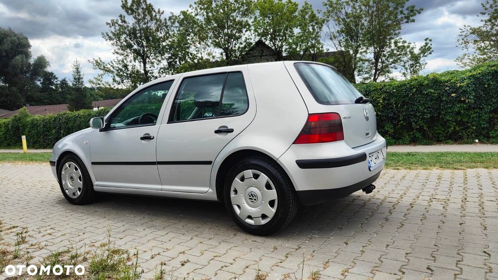 Volkswagen Golf - 17