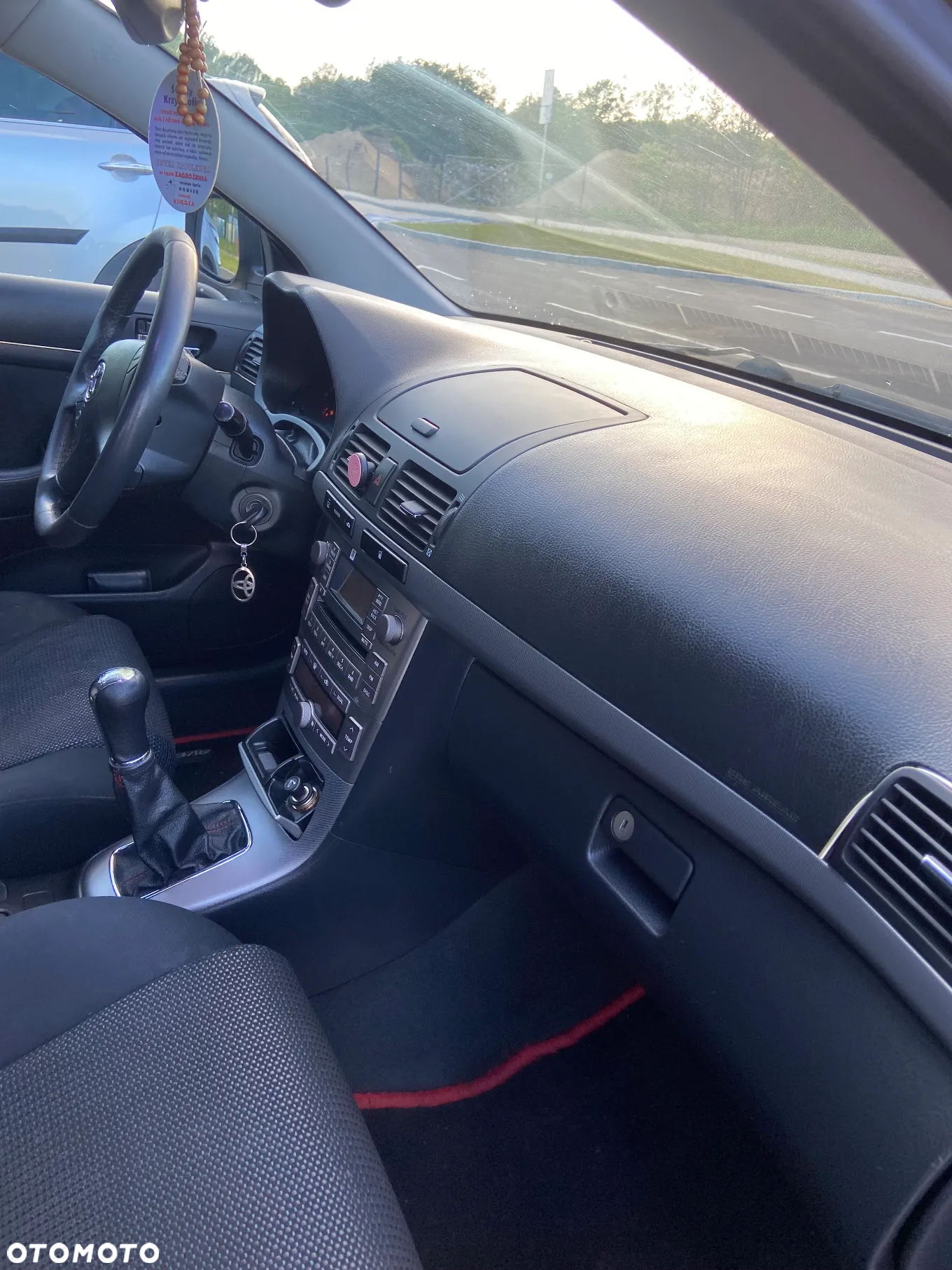 Toyota Avensis 1.8 VVT-i - 16