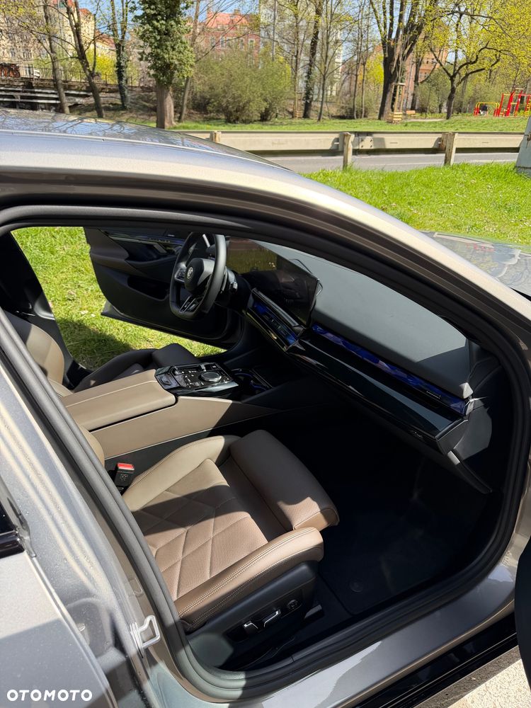 BMW Seria 5 520d mHEV M Sport - 21