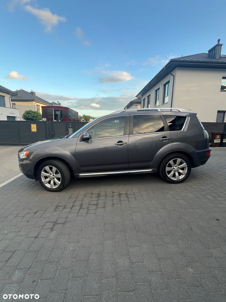 Mitsubishi Outlander 2.0 DID Instyle - 2