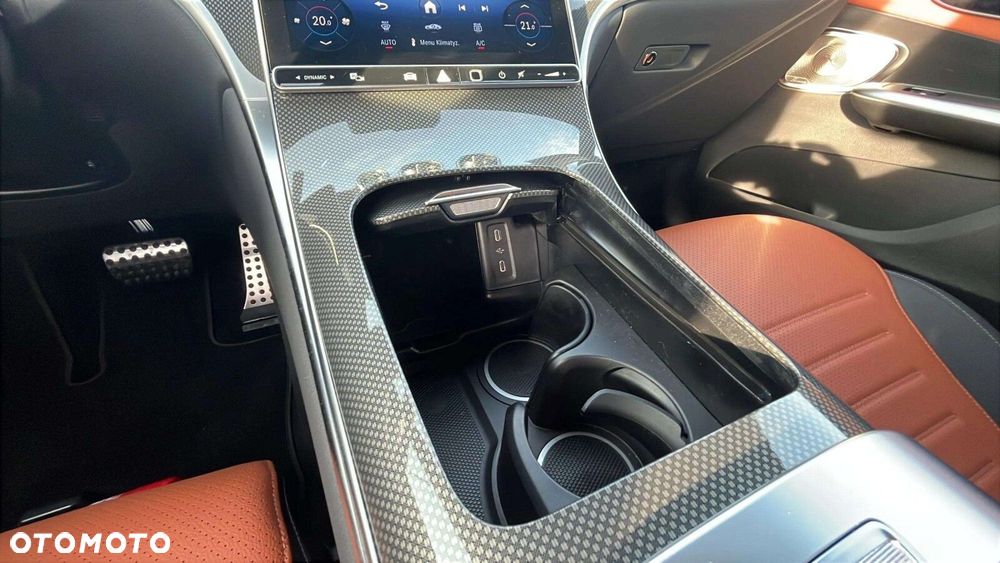 Mercedes-Benz GLC - 12