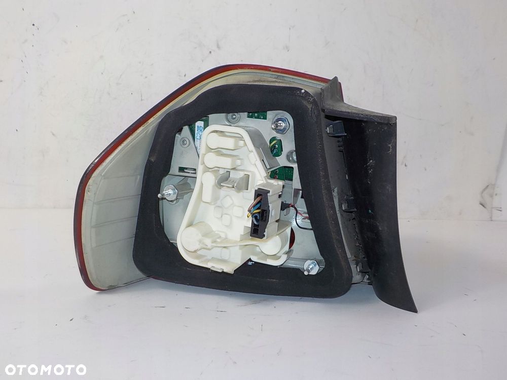 BMW 3 E90 SEDAN LIFT LAMPA PRAWA TYŁ TYLNA - 4