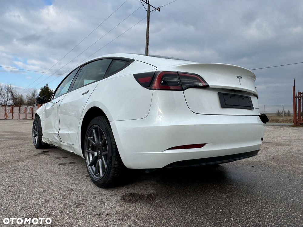 Tesla Model 3 Langstreckenbatterie Allradantrieb Dual Motor - 8