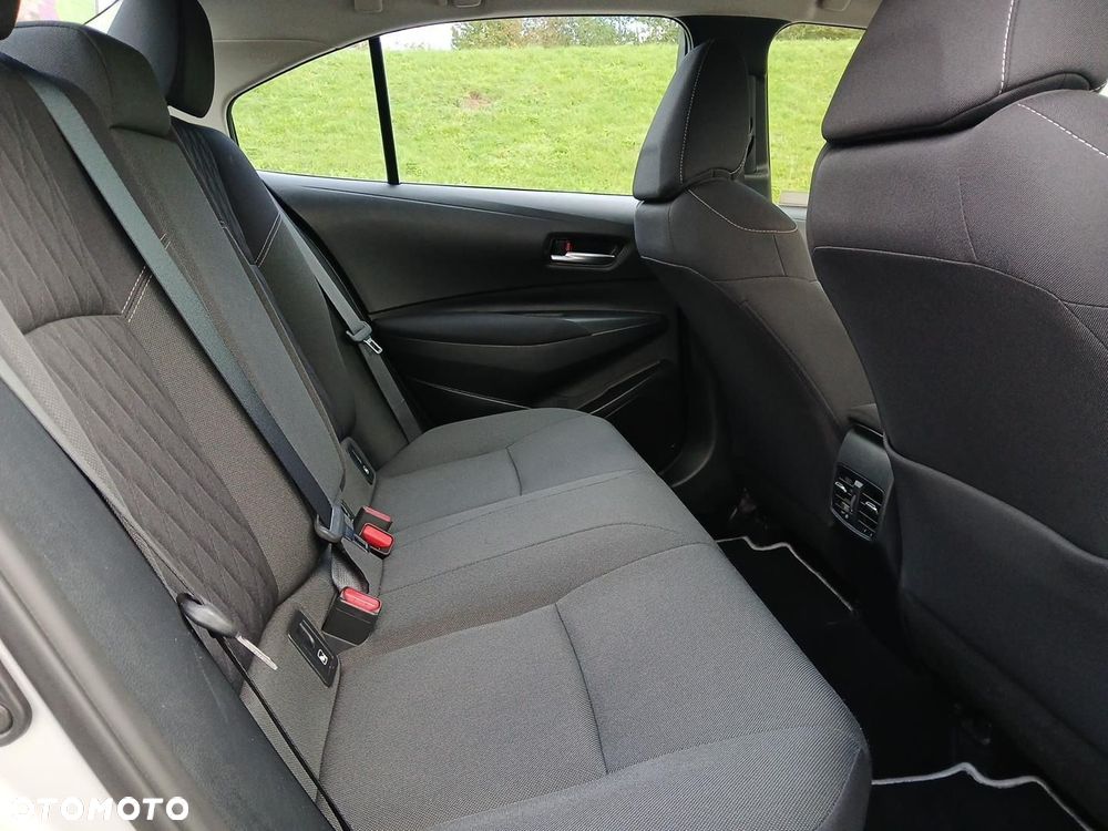 Toyota Corolla 1.8 Hybrid Comfort - 17