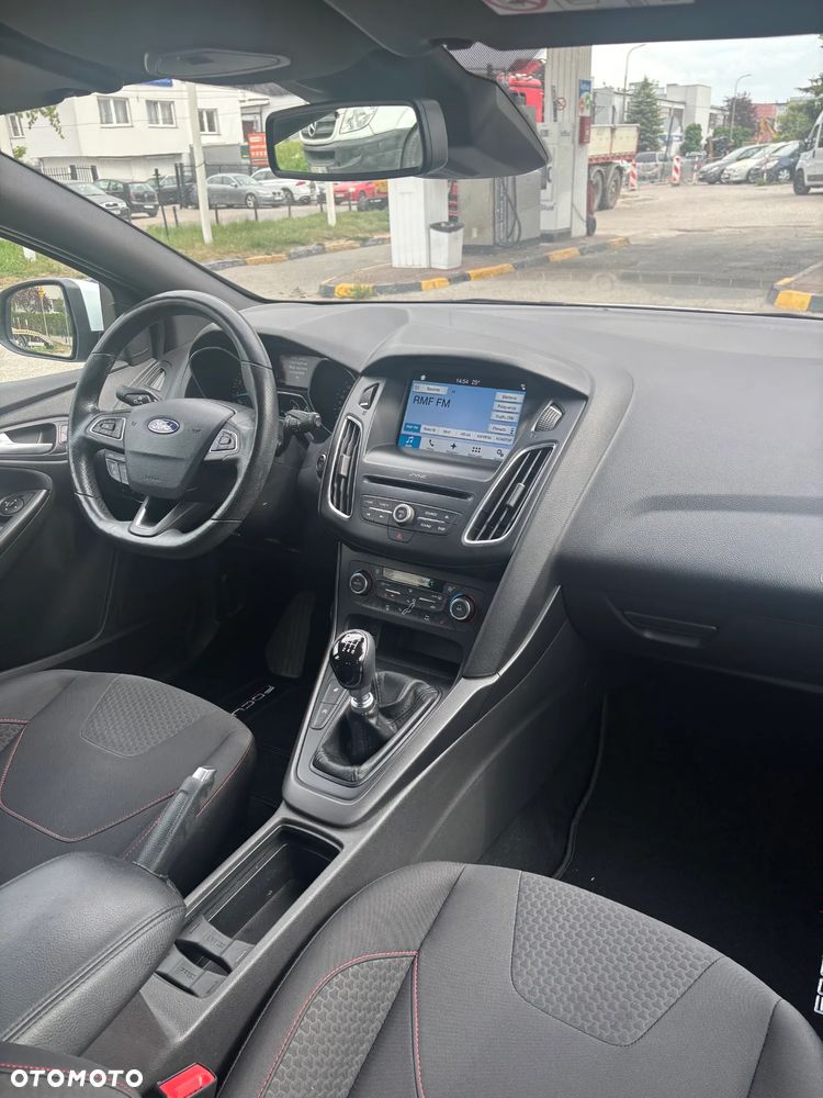 Ford Focus 1.0 EcoBoost Start-Stopp-System ST-LINE STYLE - 7