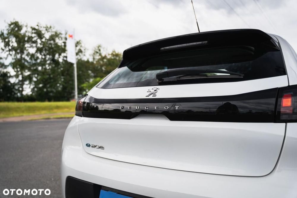 Peugeot 208 - 14