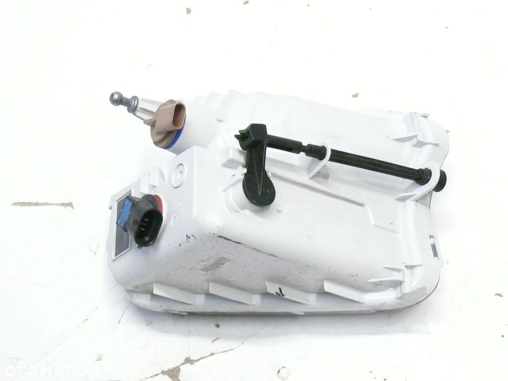 FORD KUGA MK2 LIFT HALOGEN PRAWY - 2
